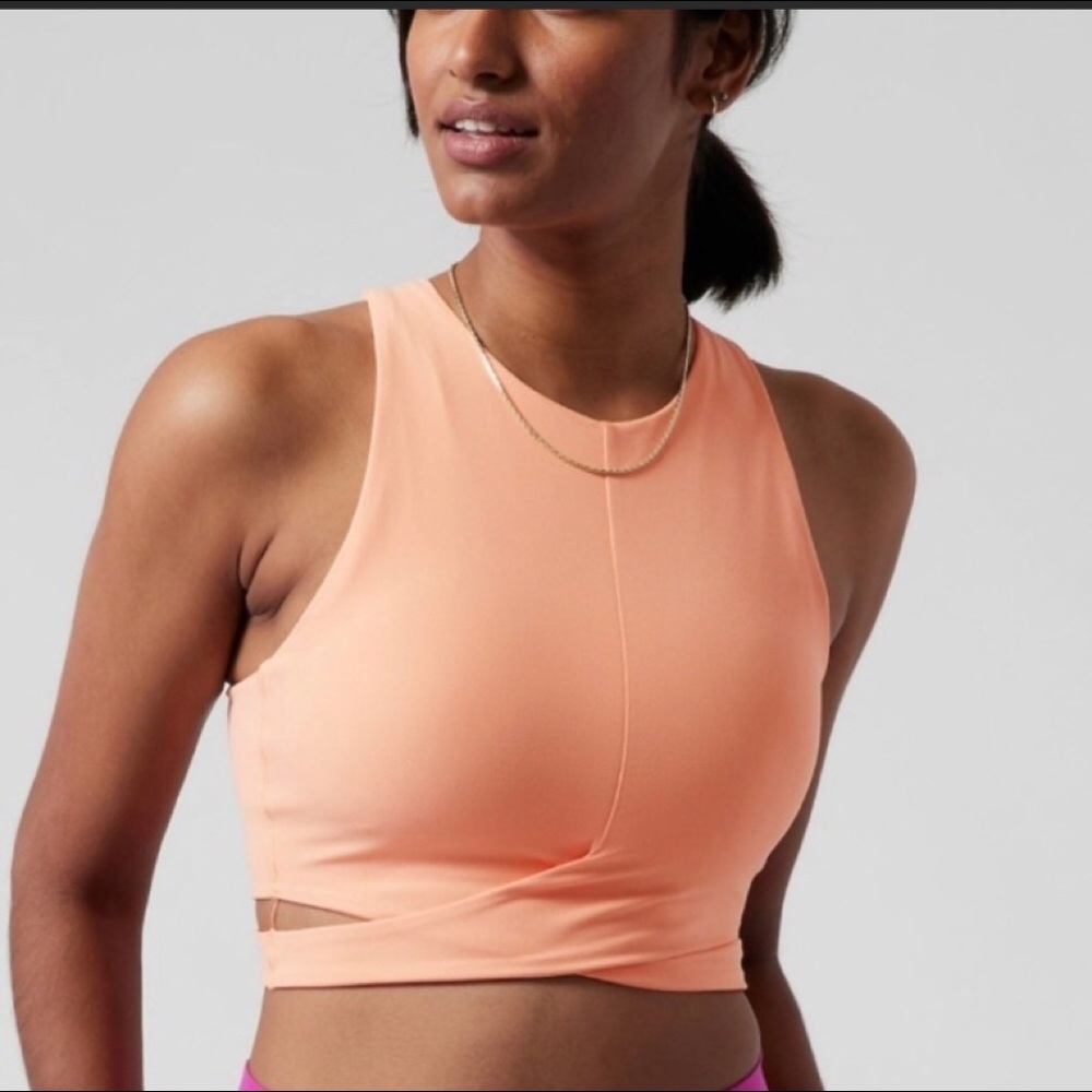 New with tag - Athleta Conscious cut out crop D-DD